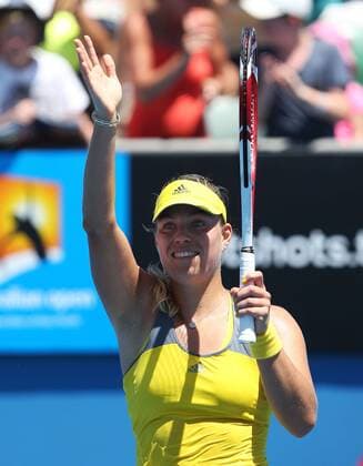 Australian Open 2013, Melbourne Park,ITF Grand Slam Tennis Tournament, Angelique Kerber (GER) winkt und bedankt sich beim Publikum nach ihrem Sieg,Jubel,Freude,Emotion,Einzelbild,Halbkoerper,Hochformat,