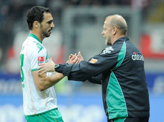 13.05.2009, 1. BL, Eintracht Frankfurt - SV Werder Bremen v.l. Torjubel 5:0 Hugo Almeida (SV Werder Bremen), Trainer Thomas Schaaf (SV Werder Bremen)