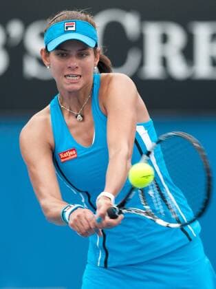 (130118) -- MELBOURNE, Jan. 18, 2013 (Xinhua) -- Julia Goerges of Germany hits a returen during her third round women s singles match on the fifth day of 2013 Australian Open tennis tournament in Melbourne, Australia, Jan. 18, 2013. 