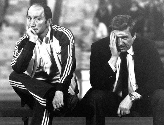 Trainer Fahrudin Jusufi (li.) und Betreuer Charly Neumann (beide FC Schalke 04)
