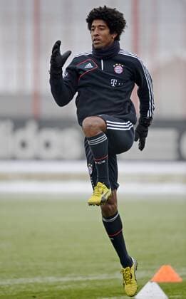 24.01.2013, Fussball 1.Bundesliga 2012 2013, Training FC Bayern München an der Säbener Strasse. Dante (Bayern München) Schnellkraftübung.