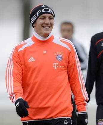 24.01.2013, Fussball 1.Bundesliga 2012 2013, Training FC Bayern München an der Säbener Strasse. Bastian Schweinsteiger (München) lachend.