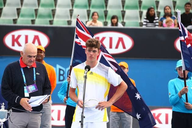 Australian Open 2013, Melbourne Park,ITF Grand Slam Tennis Tournament,Junioren Doppel, Endspiel,Finale, Siegerehrung, , L-R. Maximilian Marterer (GER) und Lucas Miedler (AUT) mit Pokal.Halbkörper,Querformat,