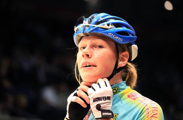 Mieke Kröger, GER, gewinnt heute den Generali Ladies Cup, Porträt, Portrait, Siegerehrung, Freude, Jubel, Sieg, Lachen, quer 102. Berliner Sechstagerennen, Sechstagerennen, 6-Tagerennen, Radsport, sixdays, Hallenradsport, Radrennen, Deutschland, Germany, Berlin, 25.1.2013, Velodrom