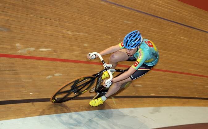 Mieke Kröger, GER, im Generali Ladies Cup, Einzelbild, Dynamik, Kraft, Kurvenfahrt, quer 102. Berliner Sechstagerennen, Sechstagerennen, 6-Tagerennen, Radsport, sixdays, Hallenradsport, Radrennen, Deutschland, Germany, Berlin, 25.1.2013, Velodrom