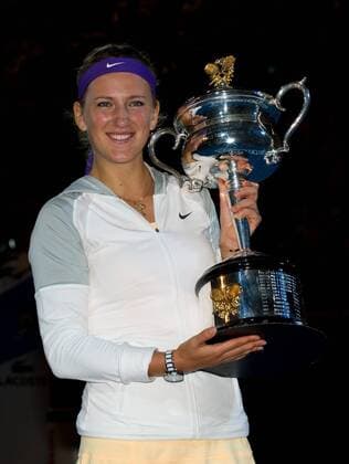(130126) -- MELBOURNE, Jan. 26, 2013 (Xinhua) -- Victoria Azarenka of Belarus holds the trophy during the awarding ceremony after the women s singles final match at the 2013 Australian Open tennis tournament in Melbourne, Australia, Jan. 26, 2013. Azarenka won 2-1 to claim the title. (Xinhua Bai Xue) (jyc) AUSTRALIA-MELBOURNE-TENNIS-WOMEN S SINGLES-FINAL 