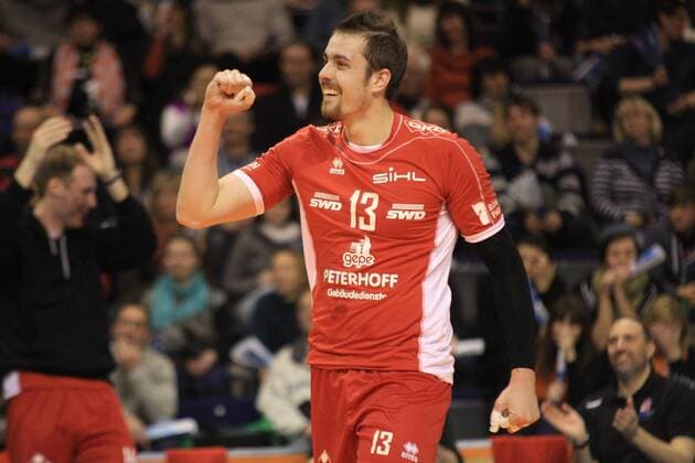 Berlin, Deutschland 26. Januar 2013: 1. Bundesliga Volleyball 12 13 - Berlin Recycling Volleys vs. Evivo Düren. Jubel von Evivo Düren: Sebastian Gevert sw