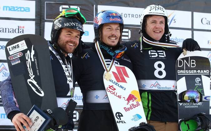 SNOWBOARD - FIS WM Stoneham, SBX, Herren STONEHAM,KANADA,26.JAN.13 - SNOWBOARD - FIS Weltmeisterschaften Stoneham, Boarder Cross, Snowboardcross, Herren, Siegerehrung. Bild zeigt Markus Schairer (AUT), Alex Pullin (AUS) und Stian Sivertzen (NOR). Keywords: Medaille. 