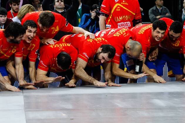 27 01 2013, Barcelona, Final, , Handball World Championship 2013, Palau Sant Jordi, Spain - Denmark, spanish palyers celebrating the victory 