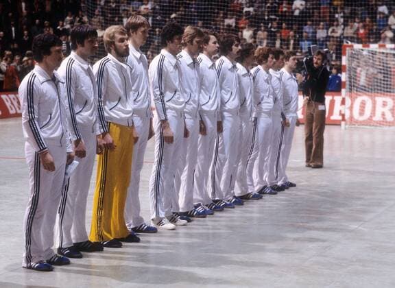 Mannschaftsvorstellung der BR Deutschland, v.li.: Horst Spengler, Torwart Manfred Hofmann, Torwart Rainer Niemeyer, Erhard Wunderlich, Manfred Freisler, Kurt Klühspies, Joachim Deckarm, Heiner Brand, Dieter Waltke, Arnulf Meffle, Arno Ehret, Gerd Rosendahl