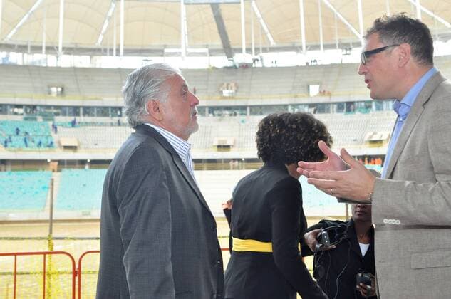Jaques Wagner (Gouverneur, L) - FIFA Generalsekretär Jeome Valcke Besichtigung der Arena Fonte Nova in Salvador. Spielort der WM 2014 in Brasilien. Salvador BA, Brasil 29 01 2013. x(2113)xMauroxAkinxNassorx xFotoax  (14005)