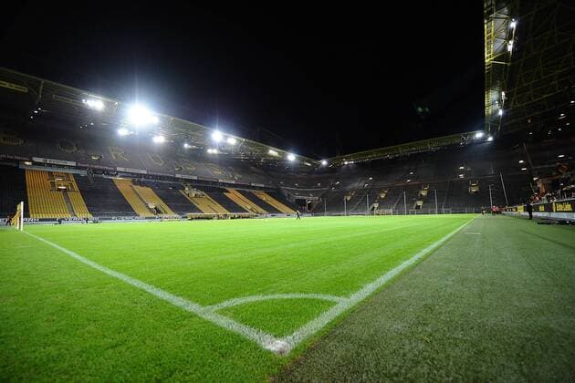 Fußball, Stadiongeschichte Alemannia Aachen Fußball 3. Liga 22. Spieltag Borussia Dortmund II - Alemannia Aachen am 30.01.2013 im Signal Iduna Park in Dortmund Innenansicht des Signal Iduna Park in Dortmund