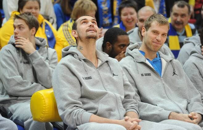 ITAR-TASS: MOSCOW REGION, RUSSIA. JANUARY 26, 2013. Players of BC Khimki Alexei Zhukanenko and Sergei Monya (L-R) seen during the meeting.  RE11290A