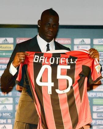 Db Milano 01 02 2013 - presentazione nuovo acquisto AC Milan Mario Balotelli foto Daniele Buffa Image Sport nella foto: Mario Balotelli 