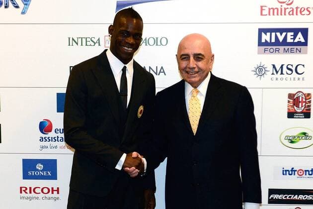 Db Milano 01 02 2013 - presentazione nuovo acquisto AC Milan Mario Balotelli foto Daniele Buffa Image Sport nella foto: Mario Balotelli-Adriano Galliani 