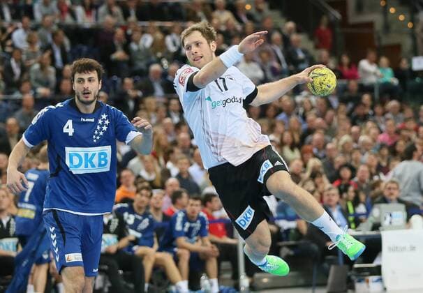 Leipzig, 02.02.2013, Arena, All Star Game, Handball, Herren , Deutschland DHB Auswahl vs. Bundesliga All-Star-Team 37:35 (19:18) , Im Bild: Steffen Weinhold (re.,Deutschland) vor Domagoj Duvnjak (li.,Allstar). ,