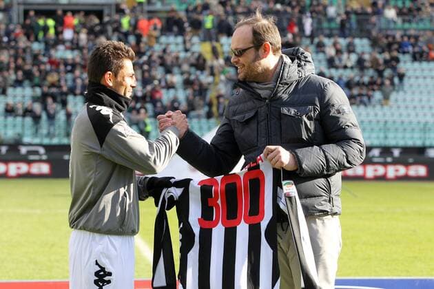 Präsident Massimo Mezzaroma und Simone Vergassola (beide AC Siena) welcher sein 300. Spiel bestreitet - lucaxpagliaricci