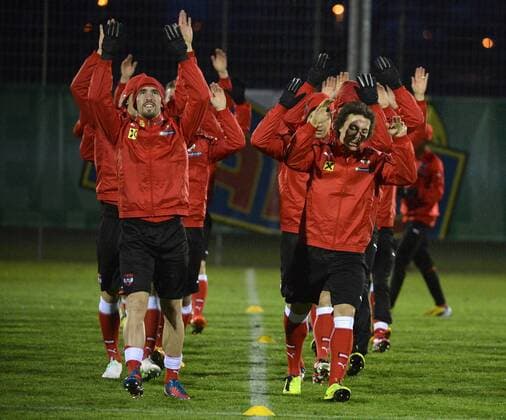 FUSSBALL - Training WIEN,AUSTRIA,04.FEB.13 - FUSSBALL - ÖFB Länderspiel Österreich Freundschaftsspiel, Vorberichte, Training Nationalteam AUT. Bild zeigt Christian Fuchs und Julian Baumgartlinger (AUT). 