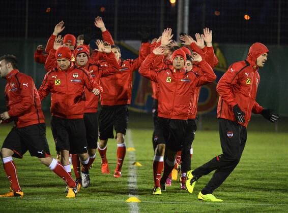 FUSSBALL - Training WIEN,AUSTRIA,04.FEB.13 - FUSSBALL - ÖFB Länderspiel Österreich Freundschaftsspiel, Vorberichte, Training Nationalteam AUT. Bild zeigt Spieler von AUT. 