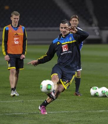 Zlatan Ibrahimovic (SWE) - Training - KPkod 08002 