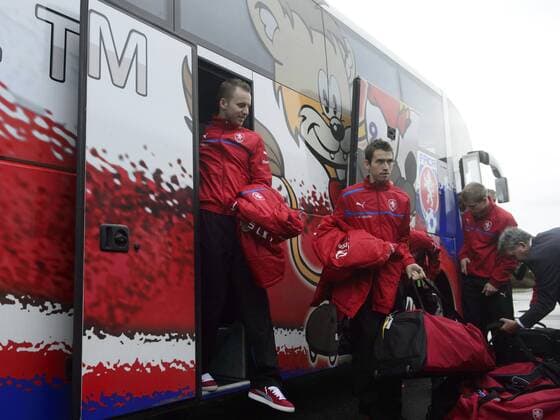 Player of Czech Republic soccer team Michal Kadlec (left) gets off the bus at Prague s Vaclav Havel Airport in Prague, Czech Republic, February 5, 2013 to leave for Turkey. Czech team is to play friendly match there. (CTKxPhoto MichalxKamaryt) CTKPhotoP201302050274801  kmt 5
