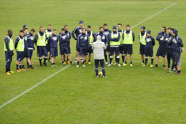 Cesare Prandelli mit der Mannschaft 05 02 2013 Coverciano. Training Fussball-Nationammannschaft Italien. . alfredoxfalcone