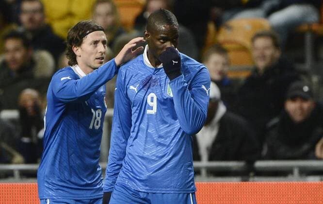 Amsterdam 06 02 2013 - Niederlande - Italien:: Mario Balotelli-Riccardo Montolivo 