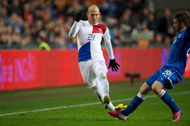 (L-R) Arjen Robben of Holland, Davide Santon of Italy during the International Friendly Match between The Netherlands and Italy at the Amsterdam Arena on february 2, 2013 in Amsterdam, The Netherlands Netherlands v Italy Friendly match 2012 2013 xVIxVI-images KarelxDelvoyexIVx 1376433
