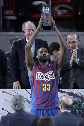 KIng Juan Carlos I of Spain (l) and the President of ACB Eduardo Portela with the MVP Pete Mickeal during the Spanish Basketball King s Cup Final match.February 07,2013.  (201302101474)