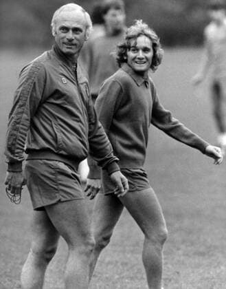 Trainer Udo Lattek und Allan Simonsen (beide FC Barcelona)