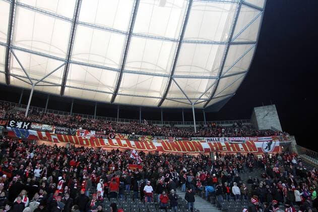 Der Union-Fanblock vor dem Spiel, Fans, Zuschauer, Fanblock, quer Hertha BSC Berlin vs 1. FC Union Berlin, 2. Bundesliga 2012 2013, Herren, Fussball, Fußball, Deutschland, Germany, Olympiastadion, Berlin, 11.2.2013, Olympiastadion