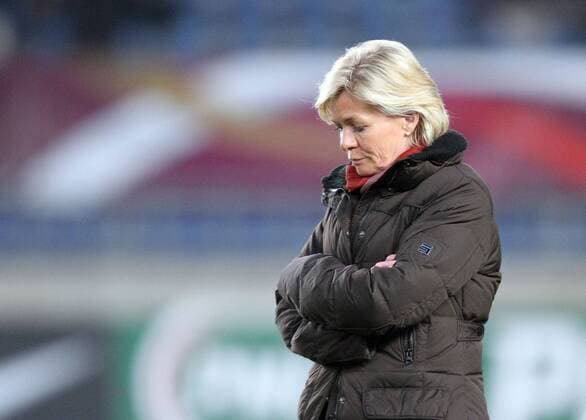 13.02.2013, xmrx, Freundschaftspiel, Frankreich - Deutschland, v.l. Trainerin Silvia Neid (Deutschland)