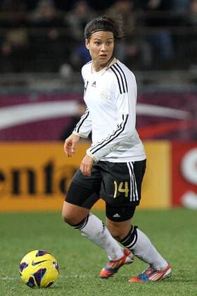 13.02.2013, xfsx, Freundschaftspiel, Frankreich - Deutschland, v.l. Dzsenifer Marozsan (Deutschland), Freisteller.