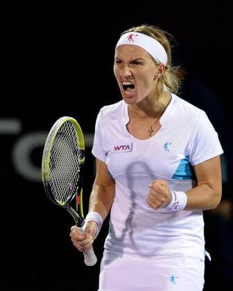 DOHA, Feb. 14, 2013 -- Svetlana Kuznetsova of Russia roars after losing a point during the women s singels third round match at the WTA Tennis Damen Qatar Open tennis tournament in Doha, Qatar, Feb. 14, 2013. 