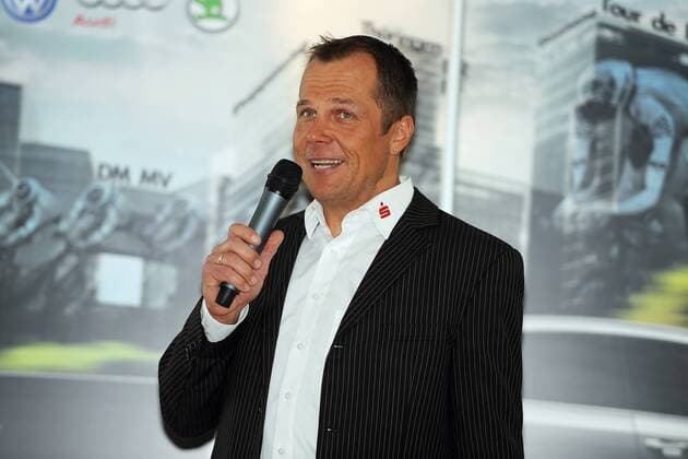 Der sportliche Leiter Frank Augustin im Interview - Event: Teampräsentation - LKT Team Brandenburg 2013 - Location: Autohaus Liebsch in Lübben - Brandenburg - Deutschland - Europa - Datum: 16.02.2013