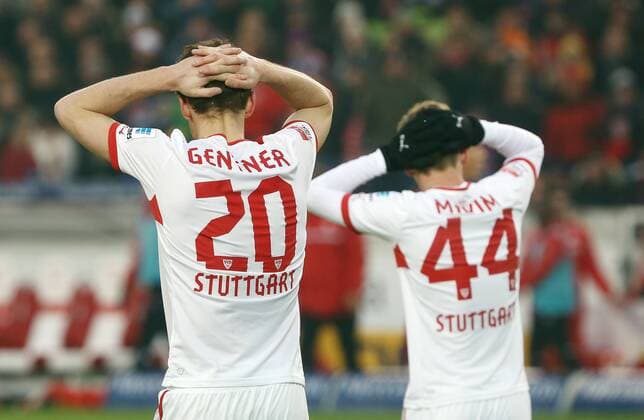 23.02.2013 Suttgart Fussball 1. Bundesliga 23. Spieltag Saison 2012 2013 VfB Stuttgart vs. 1. FC Nürnberg , von links: Christian Gentner Alexandru Maxim ( VFB ) enttäuscht