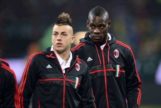FUSSBALL INTERNATIONAL SERIE A SAISON 2012 2013 26. Spieltag Inter Mailand - AC Mailand 24.02.2013 Stephan El Shaarawy (li) und Mario Balotelli (re, beide AC Mailand) 