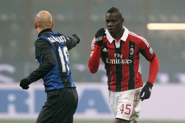 Mario Balotelli Milan Esteban Cambiasso Inter - Serie A - Inter Mailand - AC Mailand - PaoloxNucci