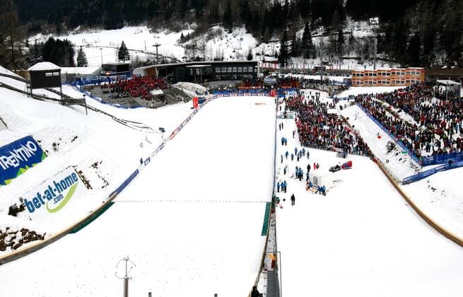 SKI NORDISCH - FIS Nordische WM 2013 PREDAZZO,ITALIEN,28.FEB.13 - SKI NORDISCH, SKISPRINGEN - FIS Nordische Ski Weltmeisterschaften 2013 in Val di Fiemme, Grossschanze, Herren. Bild zeigt den Auslauf.. 
