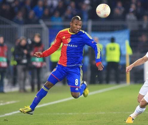 07.03.2013 St Jakob Park Basel , SCHWEIZ , Fussball Europa League 1 8 Final Hinspiel FC Basel - Zenit St Petersburg 2:0 Geoffroy Serey Die (FC Basel) Einzelbild , Aktion ( 