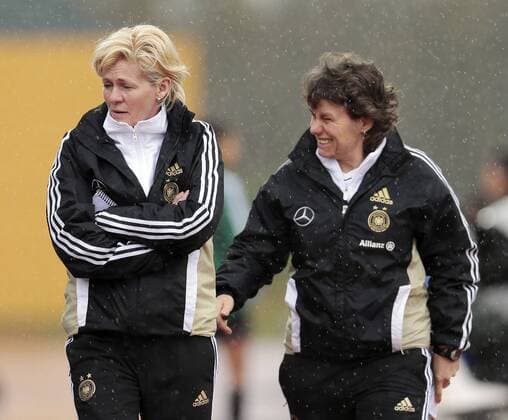 Fussball, Algarve Cup 2013, Frauen, Deutschland vs. Japan, Trainerin Silvia Neid (GER, L), Co-Trainer Ulrike Ballweg (GER, R)