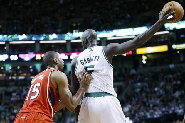 08 March 2013: Boston Celtics center Kevin Garnett (5) posts up Atlanta Hawks center Al Horford (15) during the Boston Celtics 107-102 OT victory over the Atlanta Hawks at the TD Garden, Boston, Massachusetts, USA. NBA Basketball Herren USA MAR 08 Hawks at Celtics Icon483130308053 EDITORIAL USE ONLY