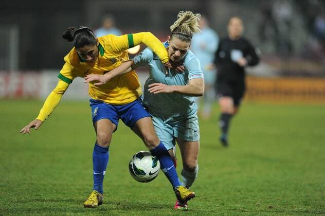 Eugenie Le Sommer (France) Daiane Menezes Rodrigues (Bresil) FOOTBALL : France vs Bresil - Match amical - 09 03 2013 N.LeGouic FEP Panoramic 