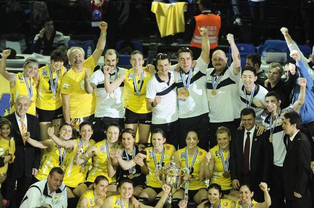 Vakifbank ISTANBUL landed their second CEV Volleyball Champions League Women title with a perfect 12-0 record after downing Rabita BAKU in straight sets in tonight’s gold medal match at Burhan Felek Voleybol Salonu in Istanbul. With the 25-17, 25-20 and 25-23 victory, the Turks repeated their title-winning from 2011. 10.03.2013 