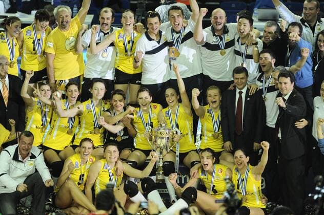 Vakifbank ISTANBUL landed their second CEV Volleyball Champions League Women title with a perfect 12-0 record after downing Rabita BAKU in straight sets in tonight’s gold medal match at Burhan Felek Voleybol Salonu in Istanbul. With the 25-17, 25-20 and 25-23 victory, the Turks repeated their title-winning from 2011. 10.03.2013 
