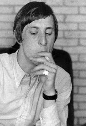 Johan Cruyff (Ajax Amsterdam) raucht eine Zigarette