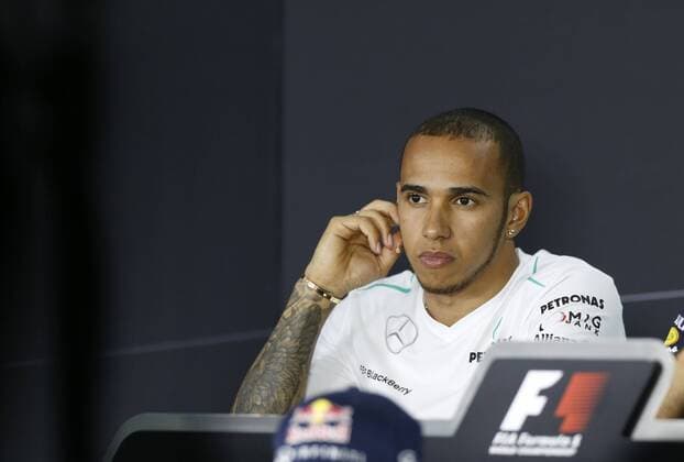 Motorsports: FIA Formula One World Championship 2013, Grand Prix of Australia, 10 Lewis Hamilton (GBR, Mercedes AMG Petronas F1 Team), xHOCHxZWEIx