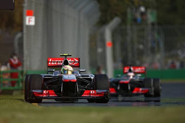 Motorsports: FIA Formula One World Championship 2013, Grand Prix of Australia, 6 Sergio Perez (MEX, Vodafone McLaren Mercedes), 5 Jenson Button (GBR, Vodafone McLaren Mercedes), xHOCHxZWEIx