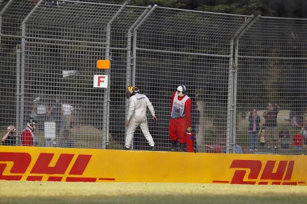 Motorsports: FIA Formula One World Championship 2013, Grand Prix of Australia, 10 Lewis Hamilton (GBR, Mercedes AMG Petronas F1 Team), xHOCHxZWEIx