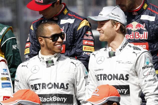Motorsports: FIA Formula One World Championship 2013, Grand Prix of Australia, 10 Lewis Hamilton (GBR, Mercedes AMG Petronas F1 Team), 9 Nico Rosberg (GER, Mercedes AMG Petronas F1 Team), xHOCHxZWEIx